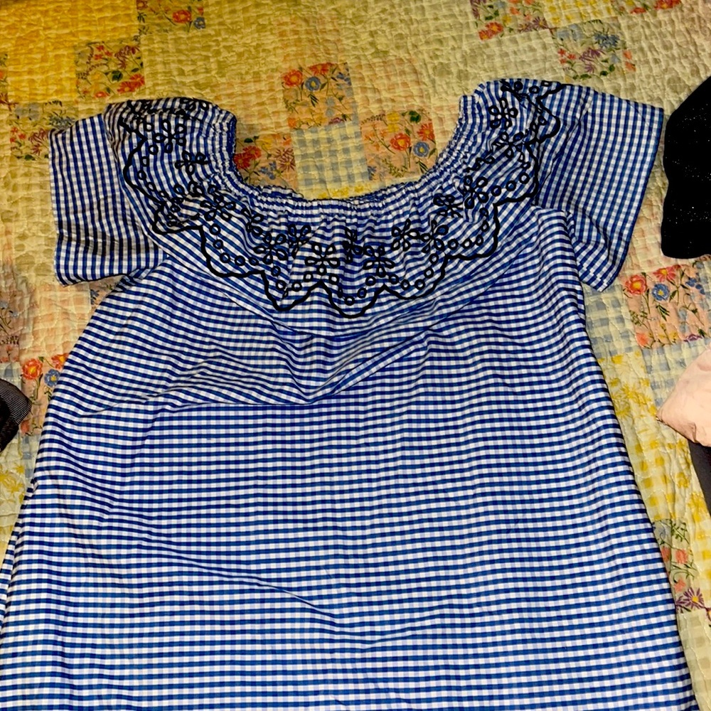 Super cute comfy dress.